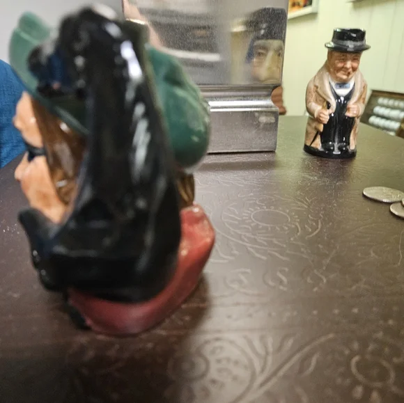 Royal Doultan Mug - Picture 3 of 5